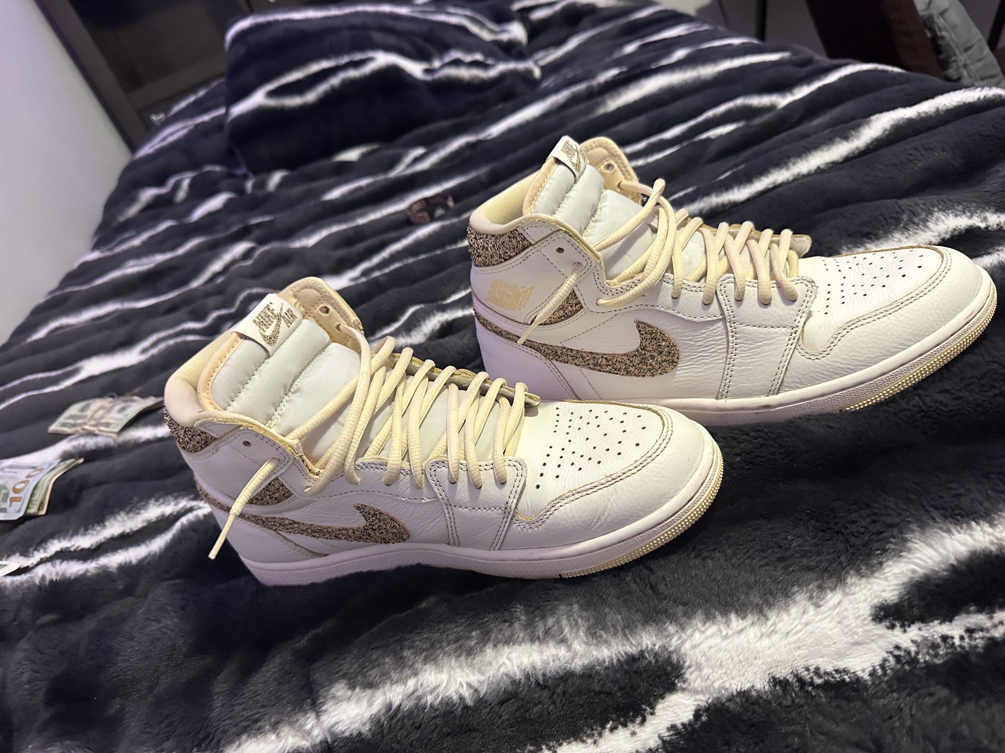 Air Jordan 1 Retro High OG "Vibrations Of Naija" sneakers