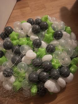 New Ball Pit Balls Pack of 200 Star and Round Set