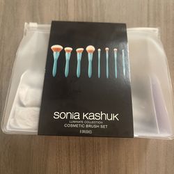 Selling Brand New Sonia Kashuk Brush Set New For $20