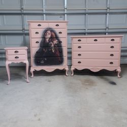 Blush Antique Dresser Set 