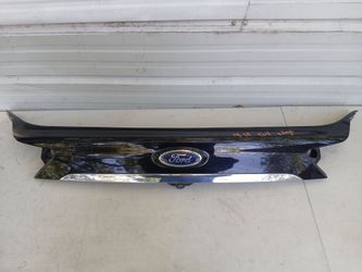 2019-2024 Ford Edge tailgate Molding