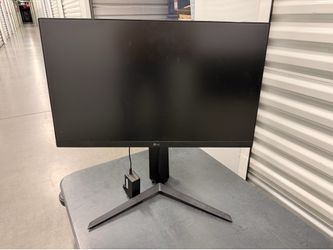 LG UltraGear 24GN650-B 24" FHD IPS LED Gaming Monitor