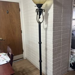 BEAUTIFUL FLOOR LAMP