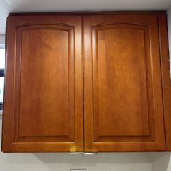 5 Upper Kitchen Cabinets 