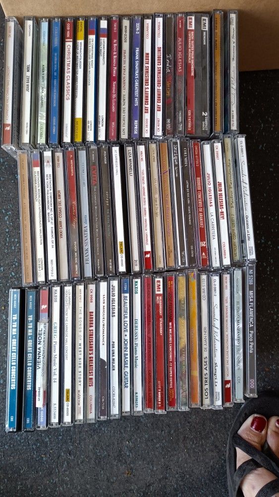 100+ MUSIC CD's