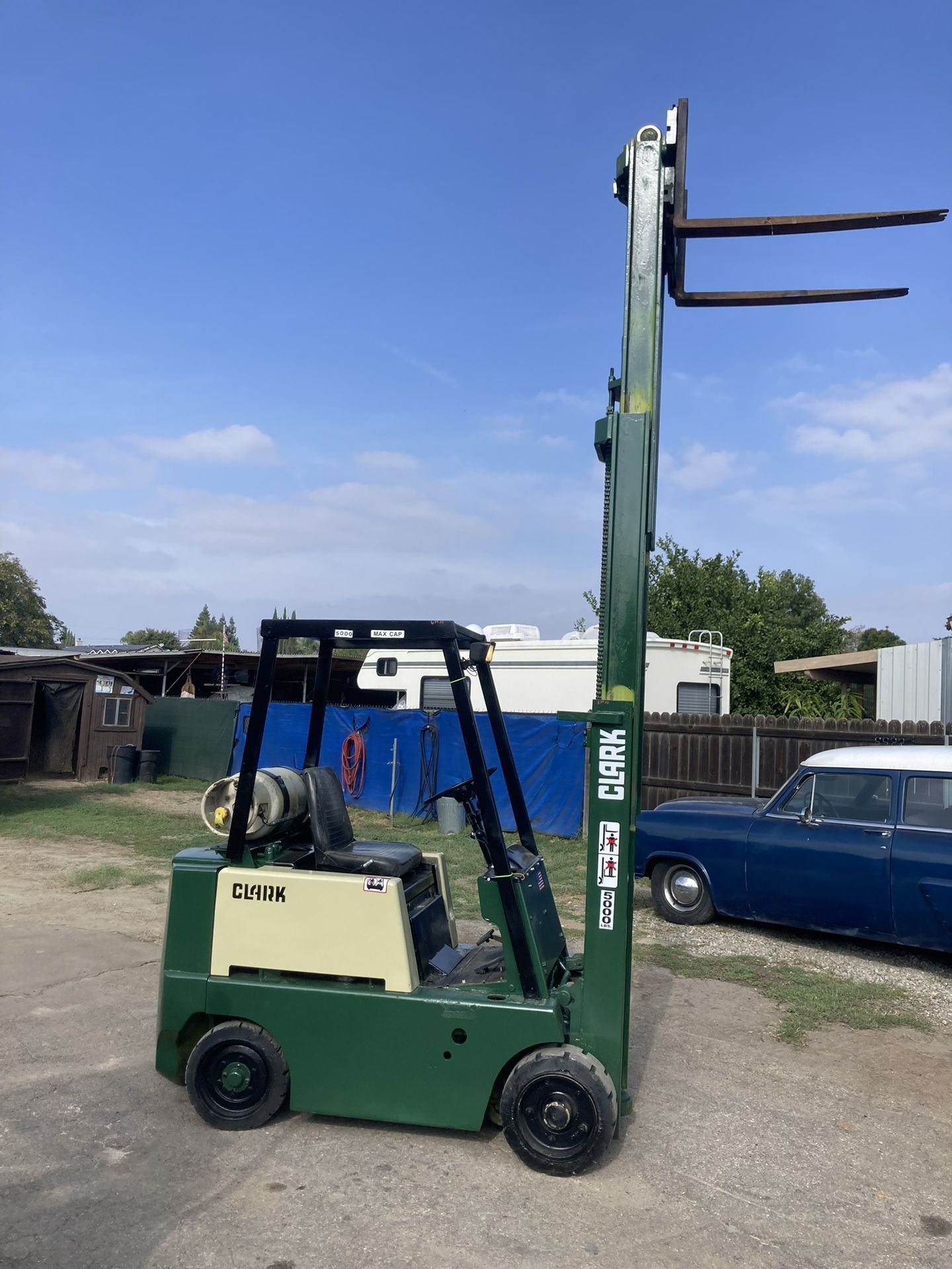 Clark Forklift (READ LISTING)