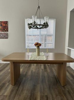 Light Honey Expandable Table - NEED GONE