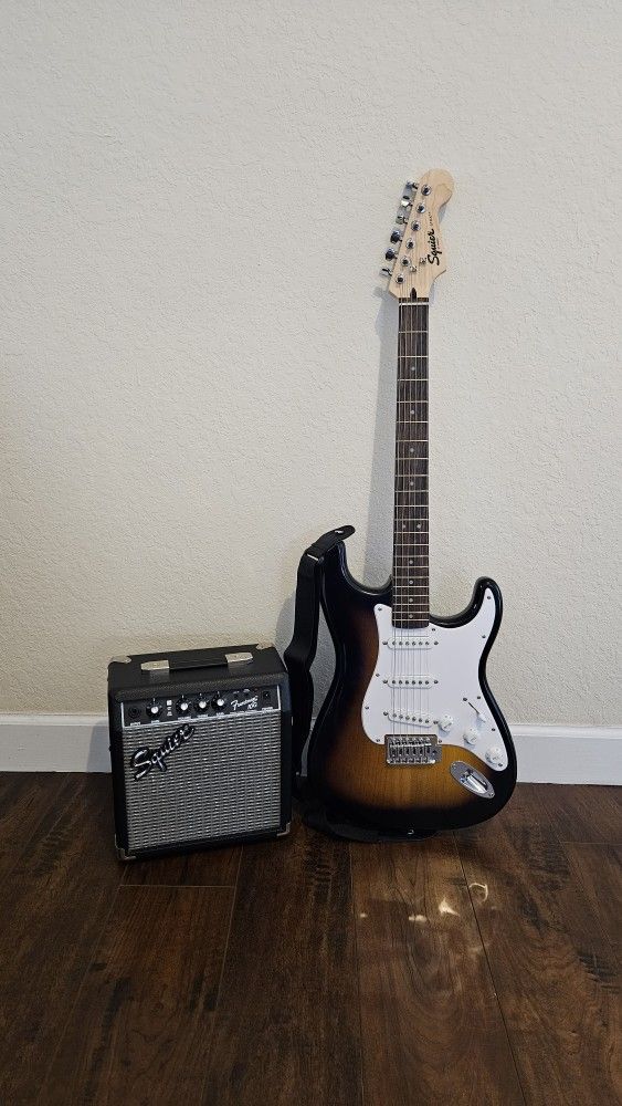 Squier By Fender Stratocaster Beginner Pack