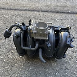 Toyota Tacoma 2.7 engine intake manifold 