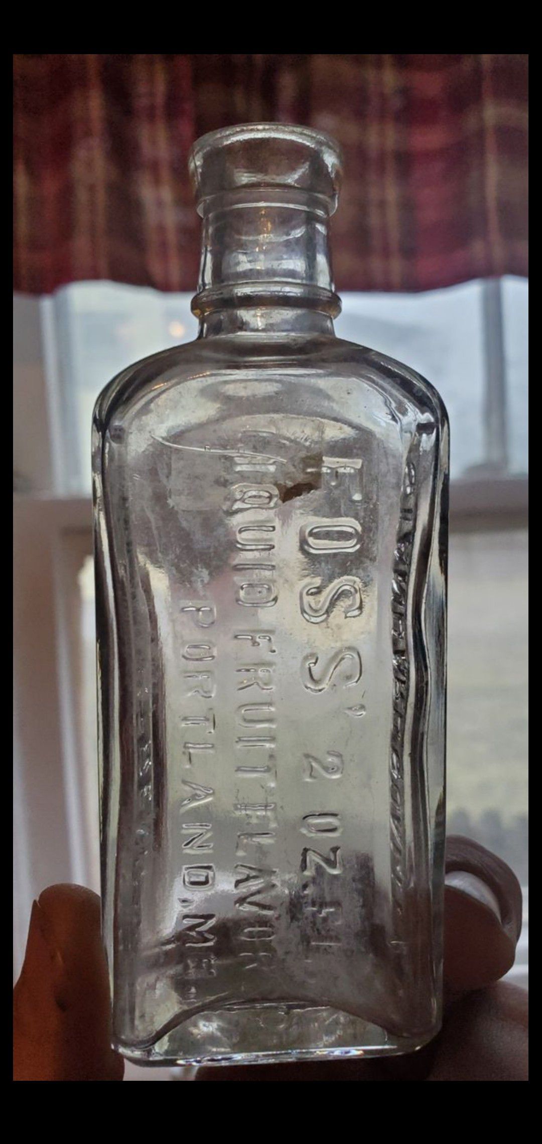 Antique Foss' 2 ounce liquid fruit flavors bottle (see all pictures)