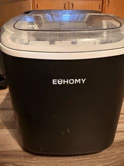 Counter ice maker