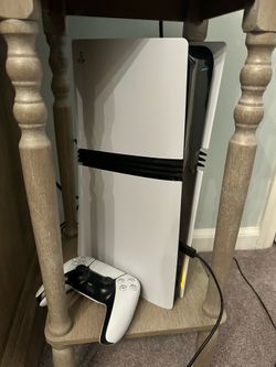 PS 5 Pro (In Excellent Condition)