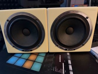 Avantone Studio Monitor Speakers Pair (mix cubes)