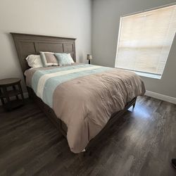 CITY Furniture Queen Bed with 4 Built-In Storage Drawers - Light Tone Wood