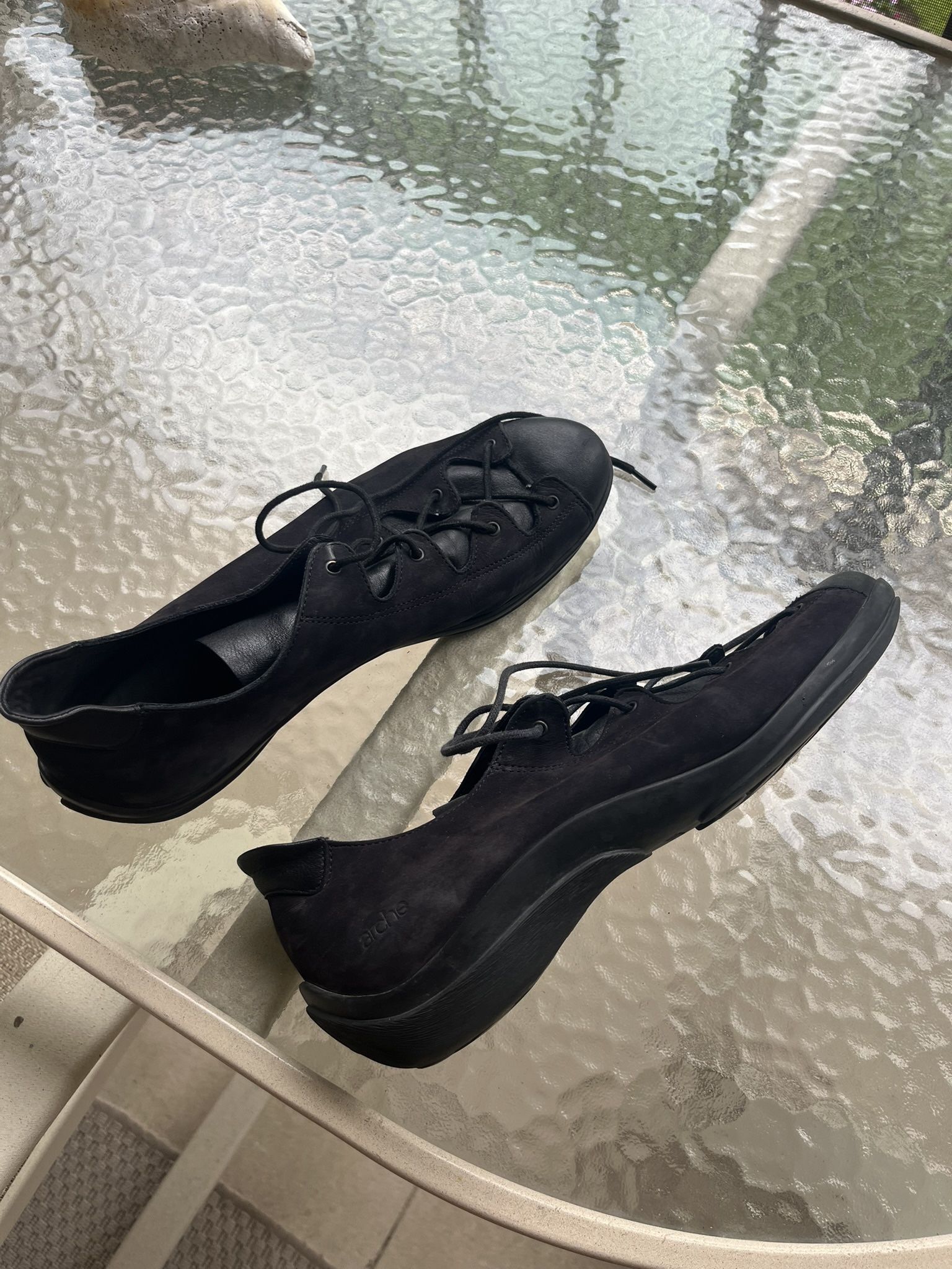 Black Leather/Suede Shoes Size 9 For Sale , $25