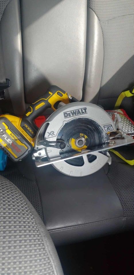 DeWalt XR Power Saw