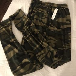 New Camo Leggings w/ tags