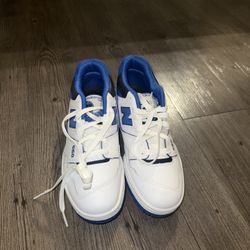 Size 7.5 Men’s New Balance Blue 550