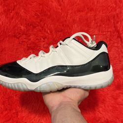 JORDAN RETRO 11 LOW “ EMERALD” 