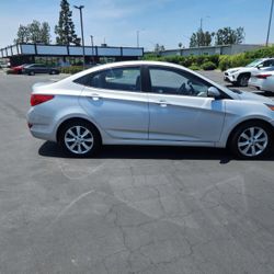 2012 Hyundai Accent