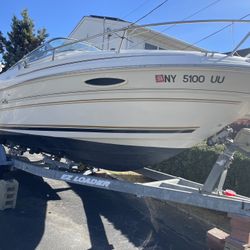 2000 SeaRay 215 Express Cruiser