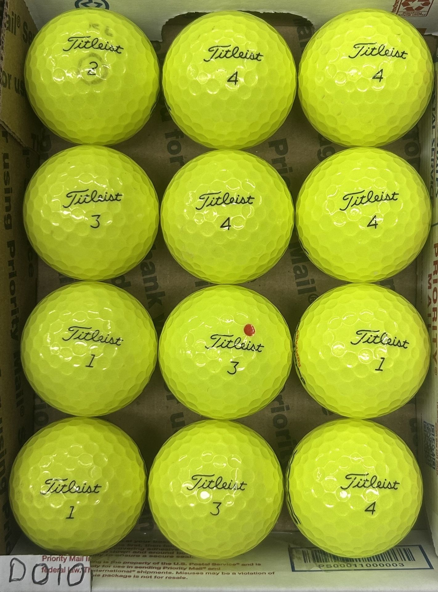 12 Titleist AVX Yellow Golf Balls 5/4a Lot D010