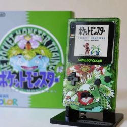 Gameboy color with pokemon game