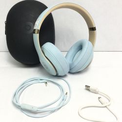 Beats Studio 3 Wireless Headphones Includes Aux Cord, Charger Cord & Case