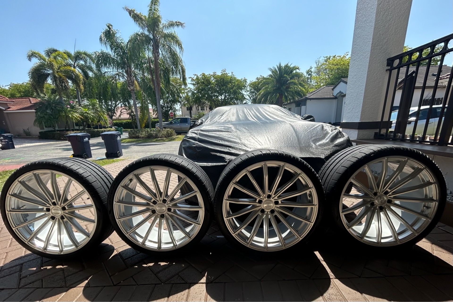 Gomas Pirelis & con Rims de lujo