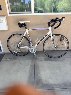 Women’s Lightweight Bianchi Via Nirone 7 road bike