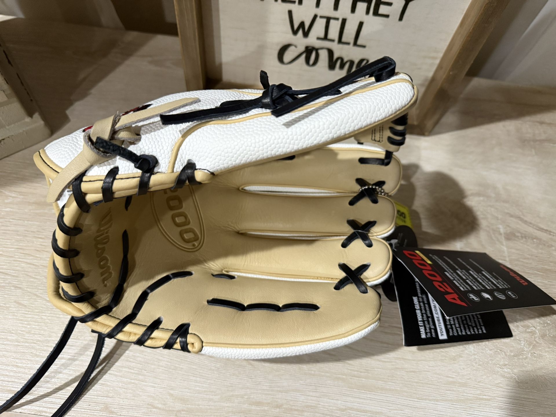 Wilson A2000 Fast Pitch Softball Glove