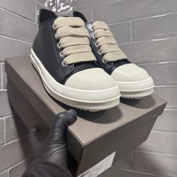 RICK OWENS LOW TOP SNEAKERS BLACK CREAM SIZE 8 BRAND NEW