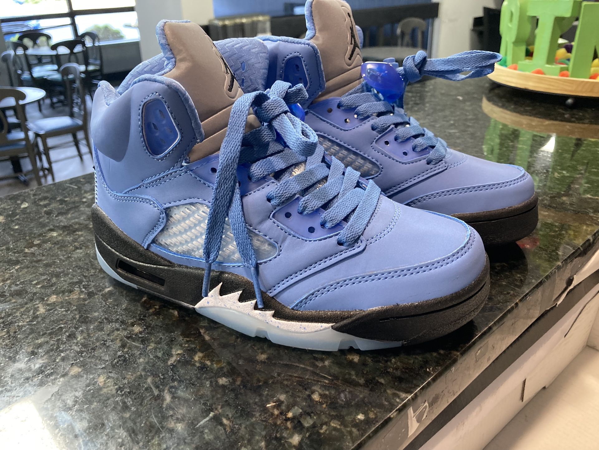 New Jordan 5- 4Y Women’s 5.5-6