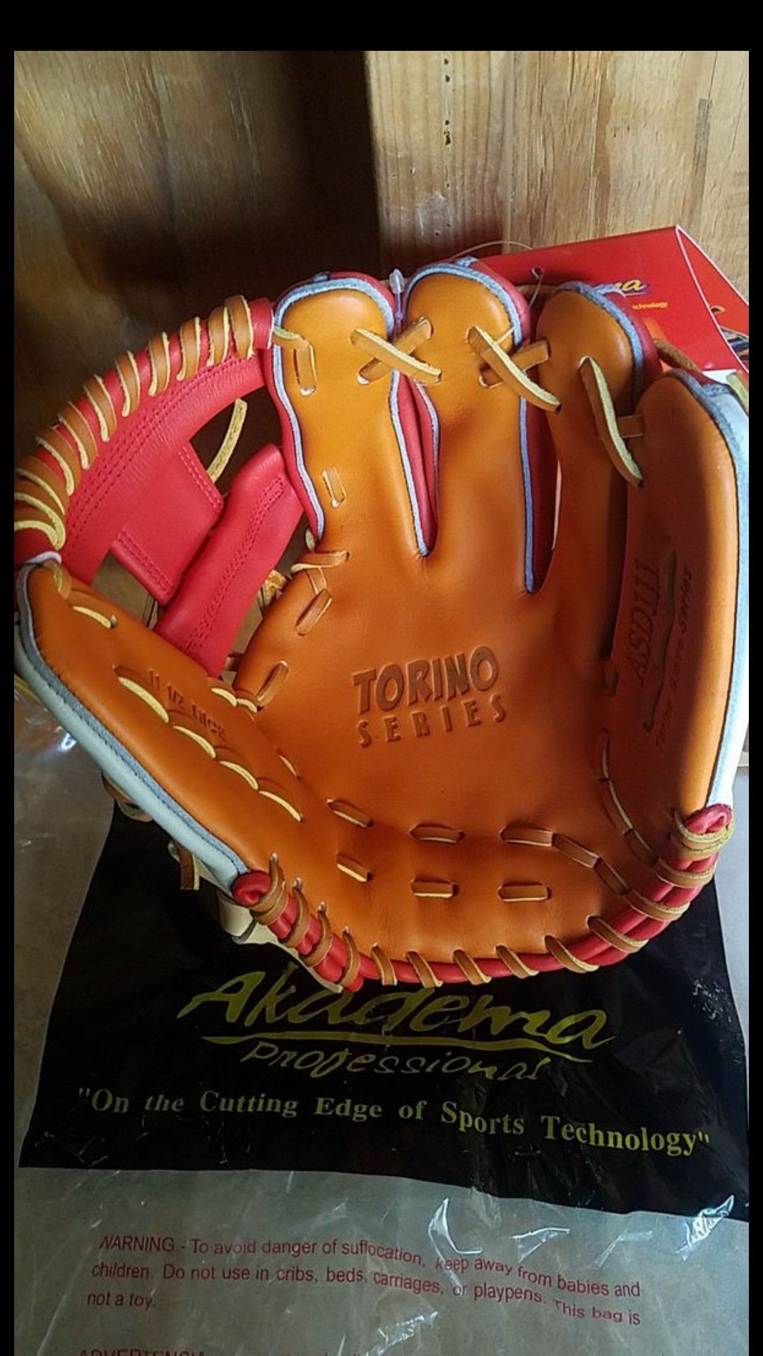 Akadema Torino Series , 11.5 " Baseball Glove