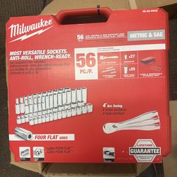 Milwaukee 3/8 in. Drive SAE/Metric Ratchet and Socket Mechanics Tool Set
