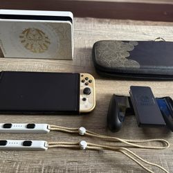 Nintendo Switch OLED – Zelda: Tears of the Kingdom Special Edition + Carrying Case