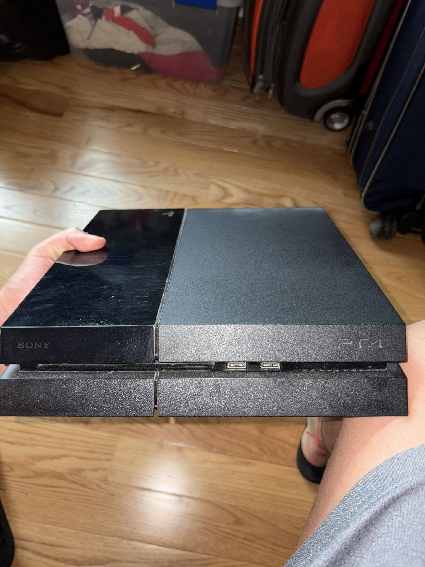 *OFFER* PS4 For Parts