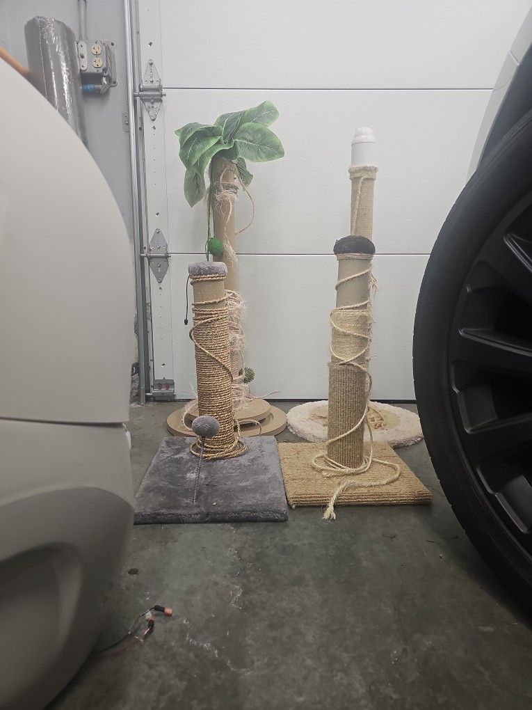 FREE Cat Scratching Posts & Tree Projects (4)