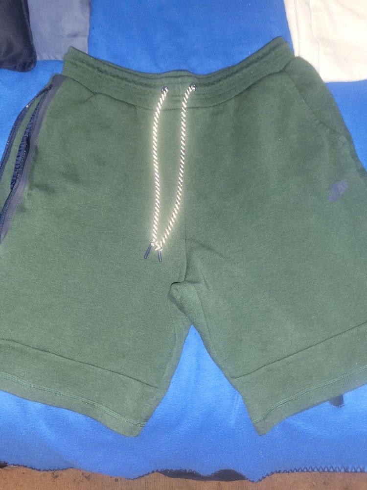 Nike Tech Fleece Shorts Size Xl
