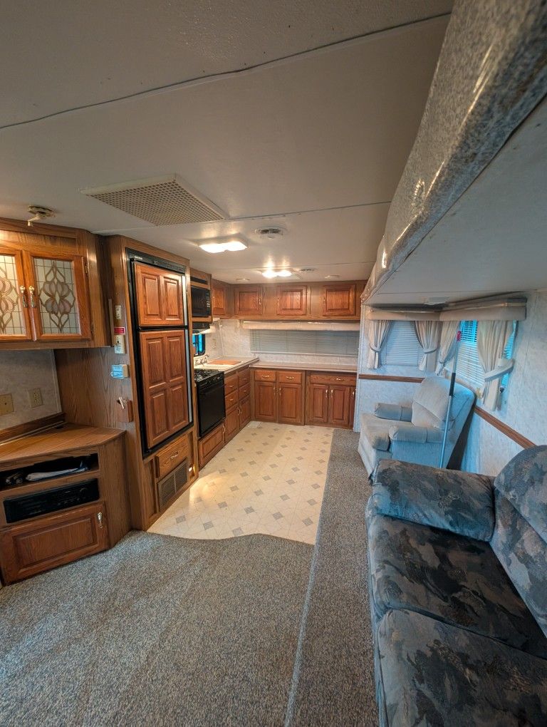 AWESOME JAYCO TRAVEL TRAILER