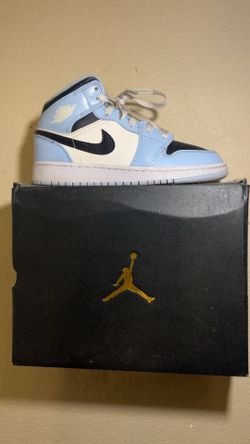 Women’s Jordan’s size 5