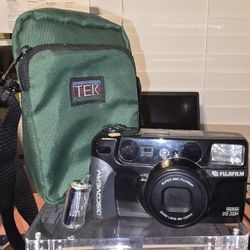 Fujifilm 312 Panorama Discovery Camera W/case & Battery