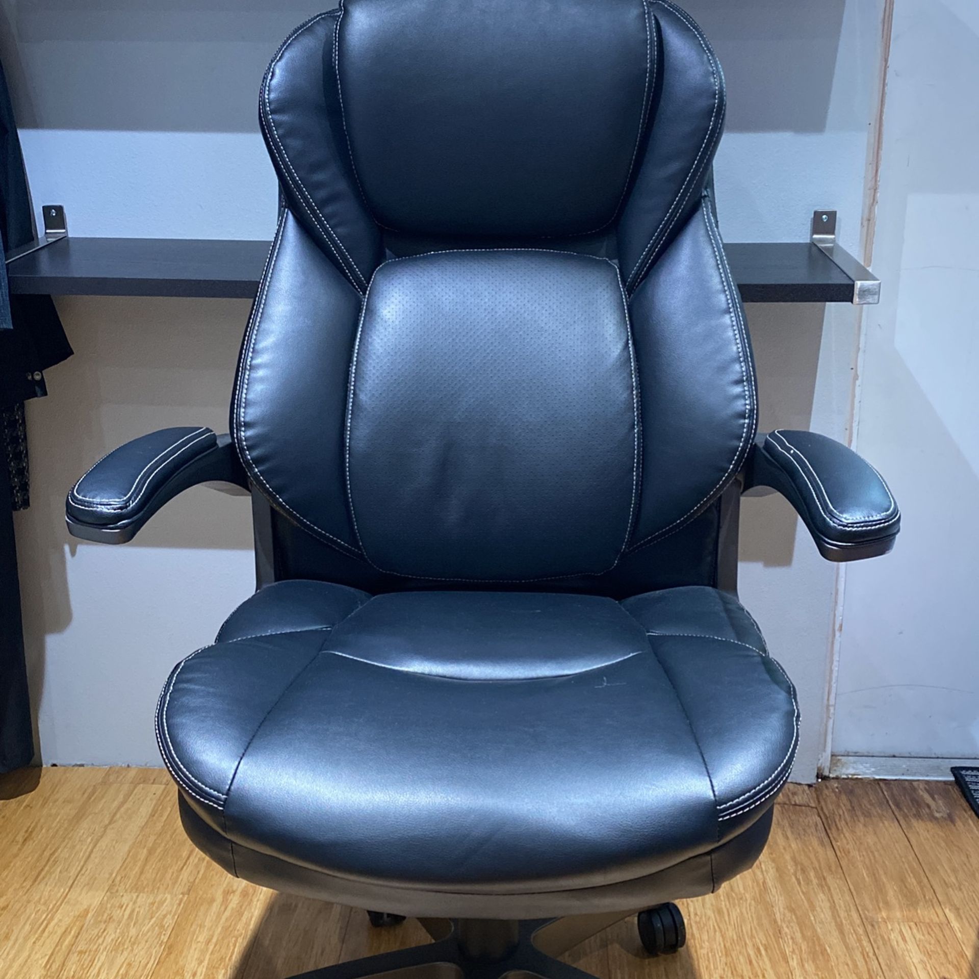 Lazyboy Plush Swivel Work Chair