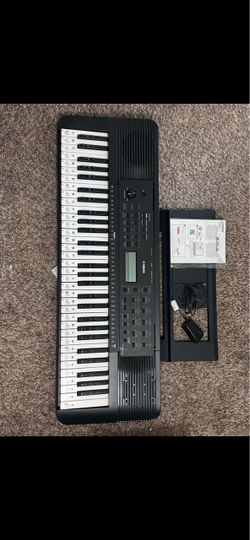 Yamaha PSR-E283 61-Key Portable Keyboard (6) Item