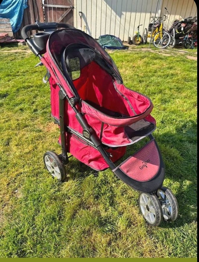 🚨MOVING SALE! MUST GO🚨 🐾 GEN7PETS JOGGER STROLLER – Lightly Used, Like New! 🐾 $150 – Serious Inquiries Only