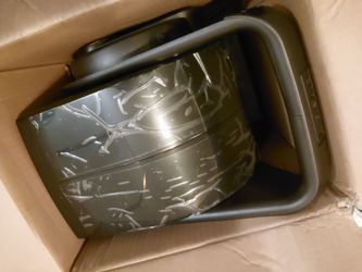 Lasko Blower Fan — New in Box
Lasko High Velocity Pivoting Blower Fan — NEW in boxLasko Blower Fan — New in Box