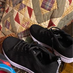 New Shoes Size 7 H