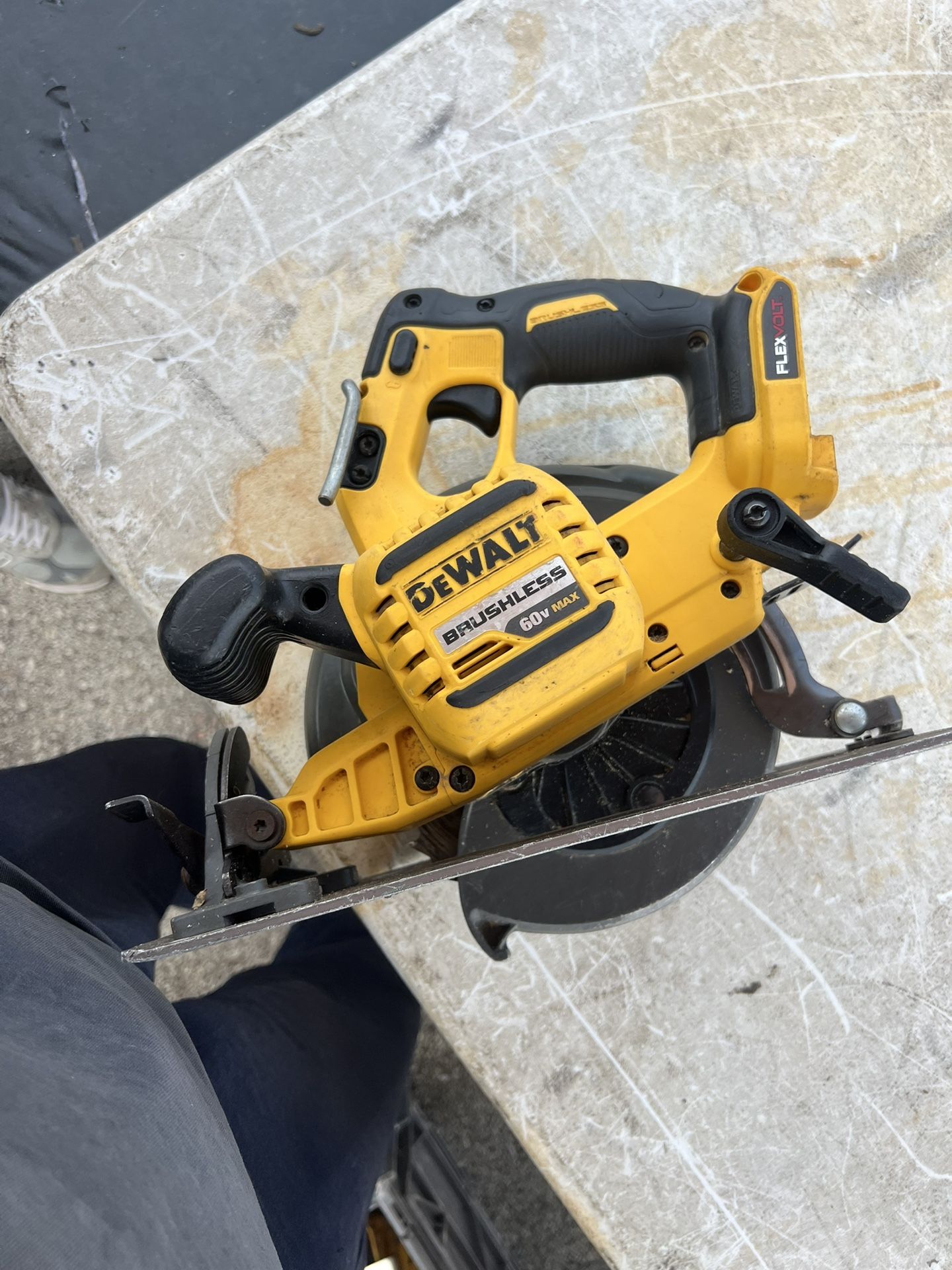 DEWALT FLEXVOLT 60V MAX Cordless Brushless 7-1/4 in. Wormdrive Style Circular Saw (Tool Only)