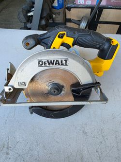 DEWALT DCS393 CORDLESS CIRCULAR SAW 6 1/2"