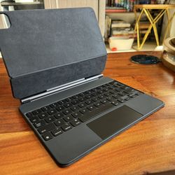 11 Inch iPad Magic Keyboard